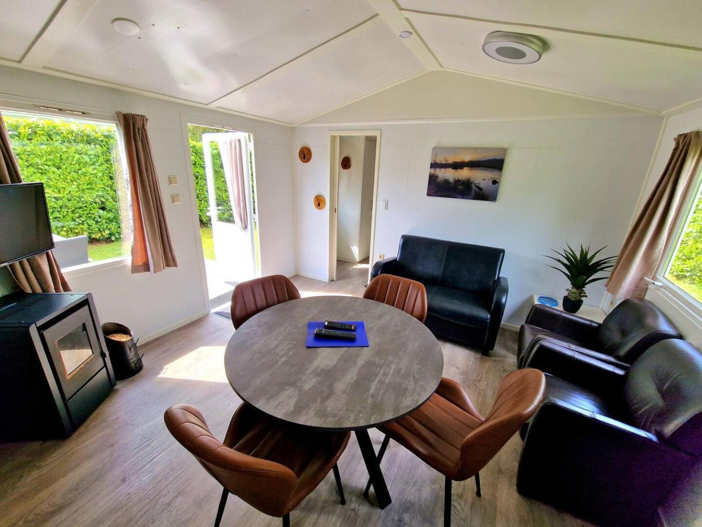Charmante Woning Op Rustig Park Met Fietsen Epe Bagian luar foto