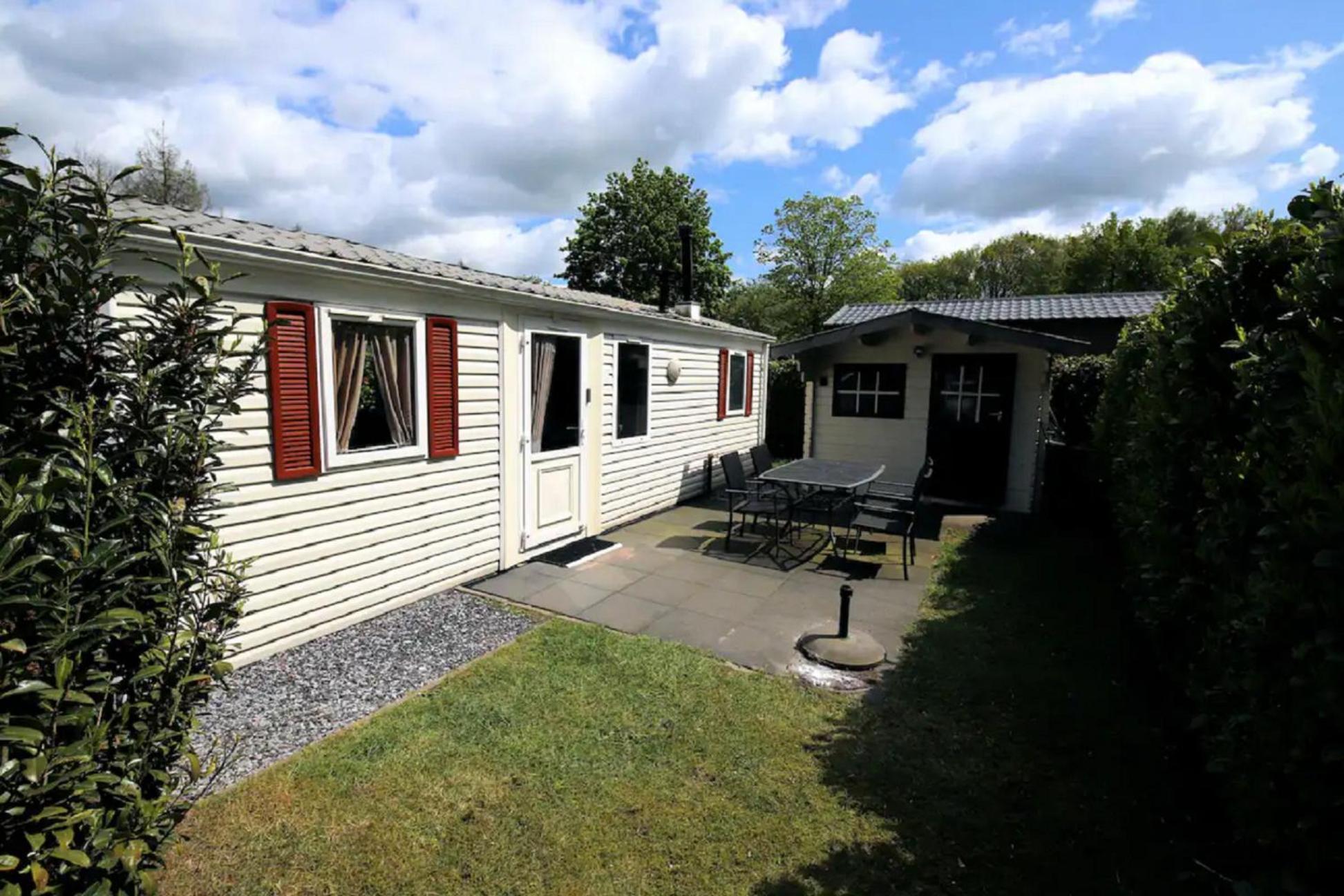 Charmante Woning Op Rustig Park Met Fietsen Epe Bagian luar foto